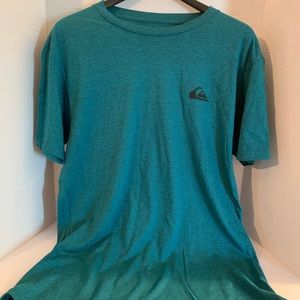 Quicksliver tee shirt